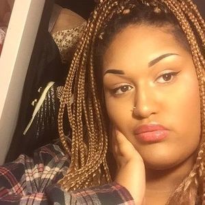 Meet your Posher, Evangeline